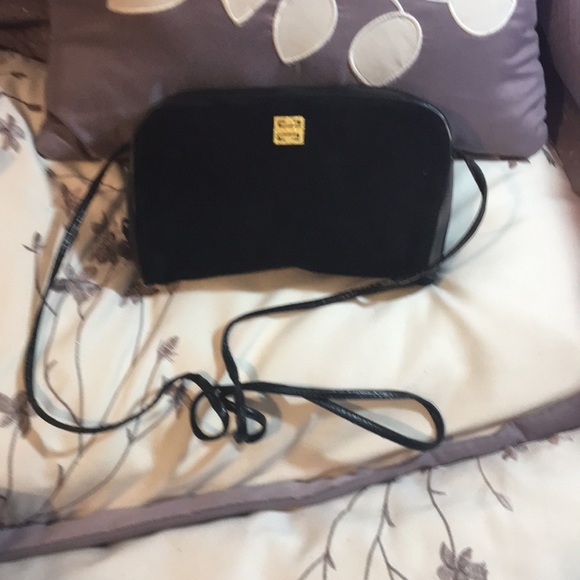 Givenchy Handbags - Givenchy Paris clutch